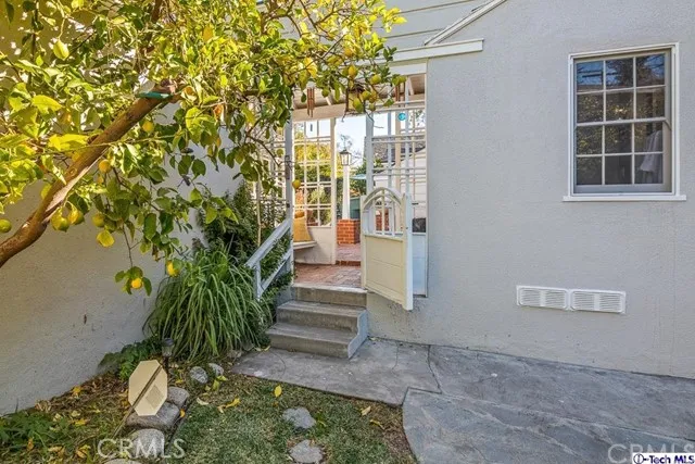 1506 Cheviotdale Drive, Pasadena, California 91105