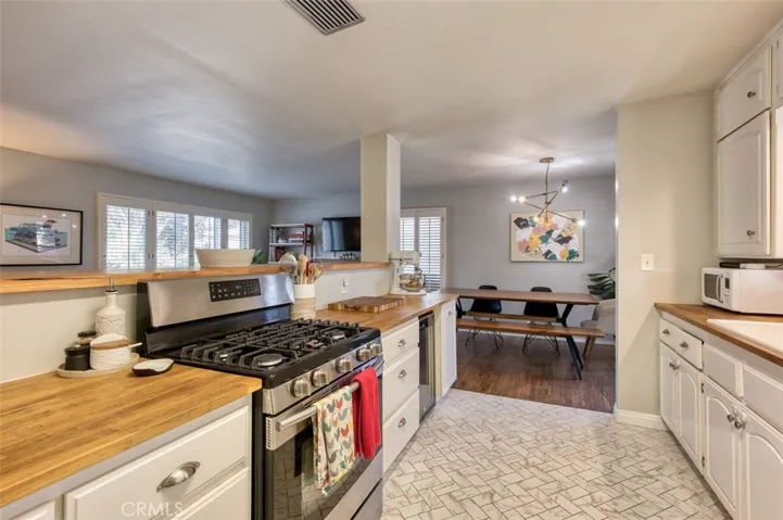 2109 Poinsettia Street, Santa Ana, California 92706