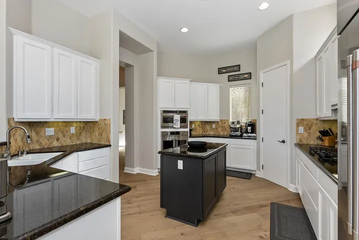 015_Kitchen