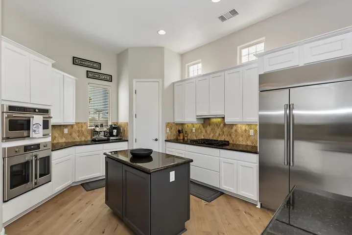 016_Kitchen