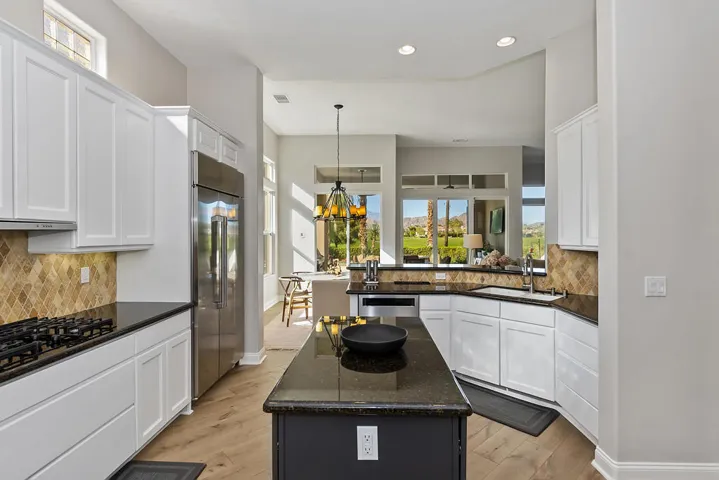 017_Kitchen