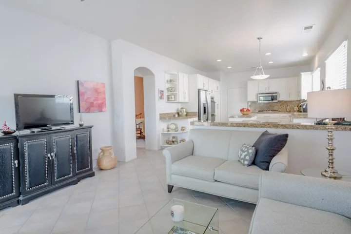 3010 Redwood Dr-11