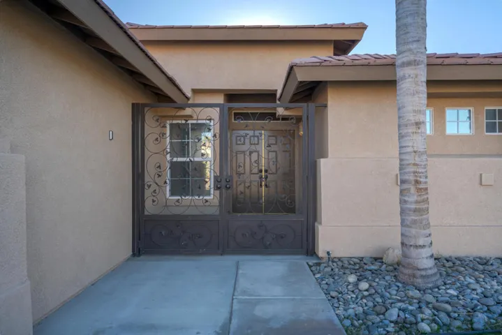 02-Photo-2