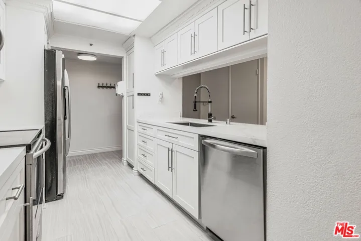 600 W 9th Street 214, Los Angeles, California 90015