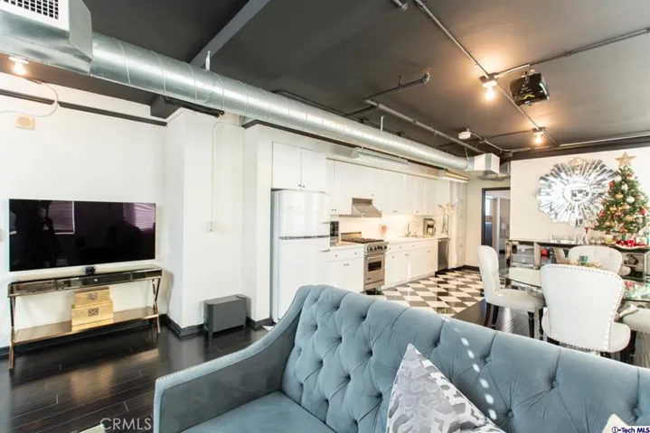 6253 Hollywood Boulevard 801, East Los Angeles, California 90028