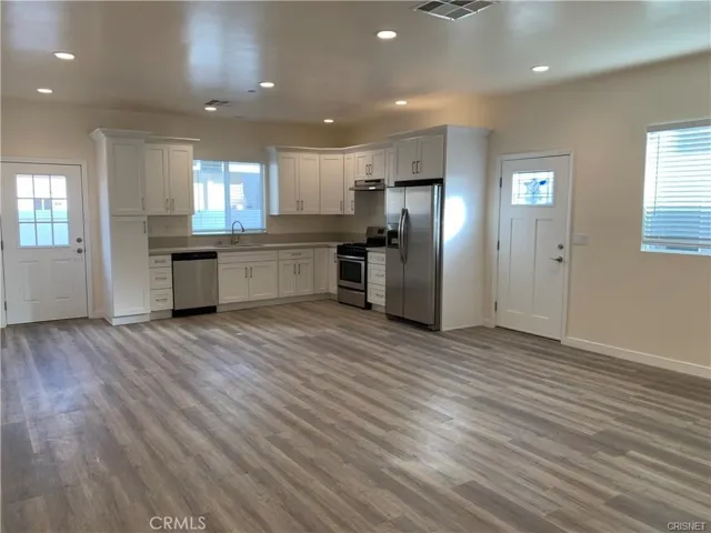 6735 1/2 Morella Avenue, North Hollywood, California 91606