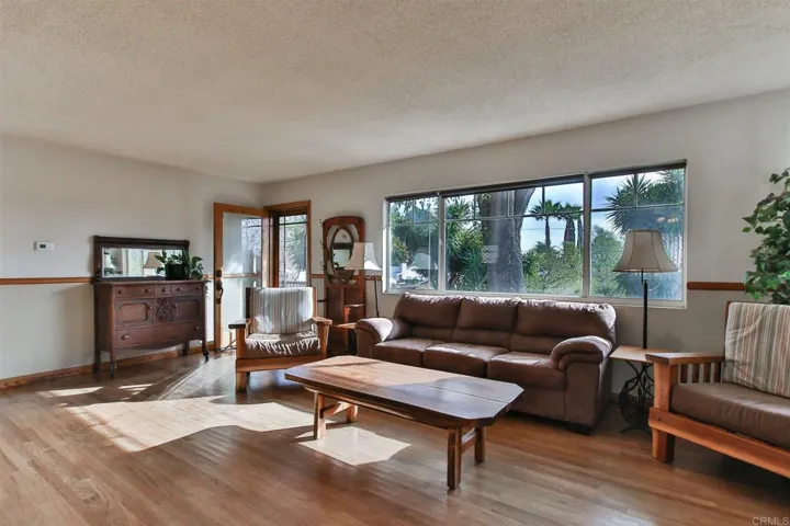 12110 Merrill Pl, Lakeside, California 92040