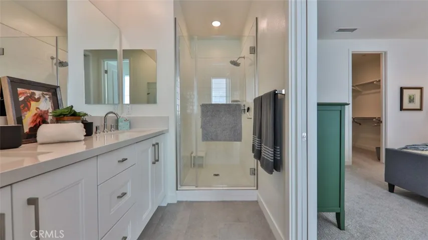 En-suite bath at master suite.