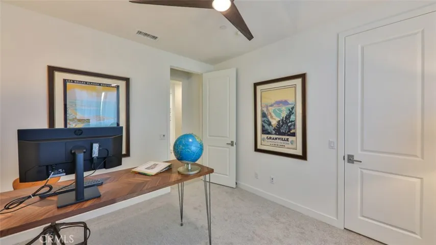 3rd bedroom/study. Twin pull out and walk in closet.