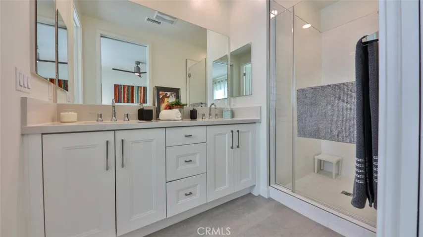 En-suite bath at master suite.