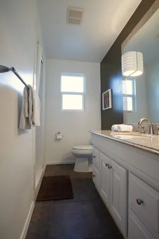 Flat_2_2nd_bath