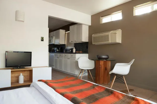Flat_1_kitchen