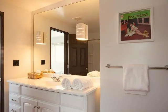 Flat_5_masterbath