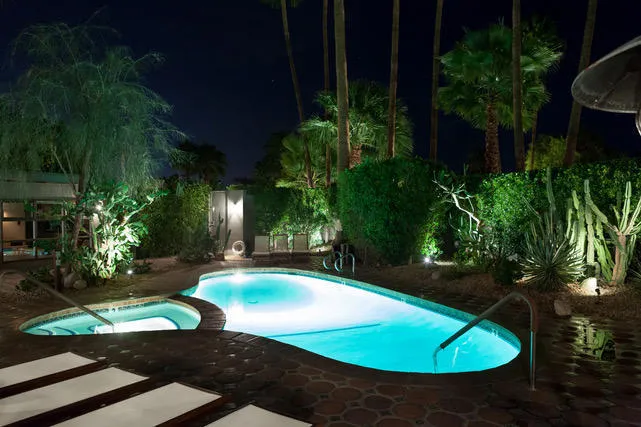 Pool_@_night_3