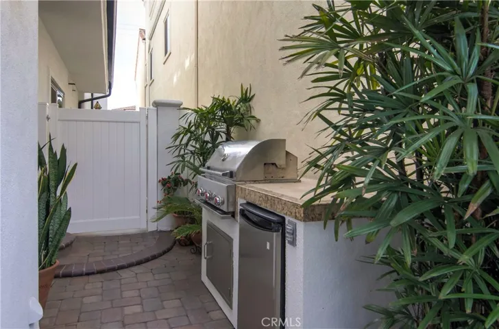 324 6th Street, Huntington Beach, California 92648