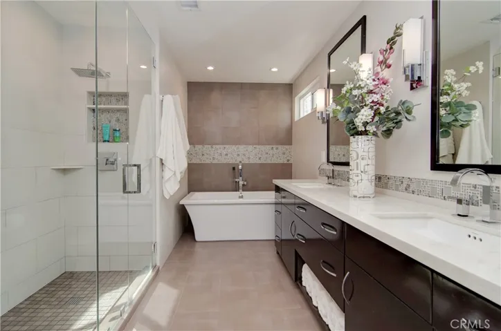 324 6th Street, Huntington Beach, California 92648