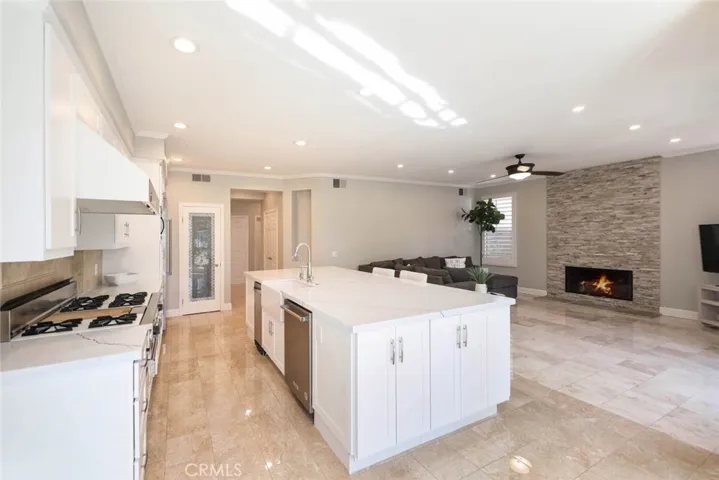 22645 Hazeltine, Mission Viejo, California 92692