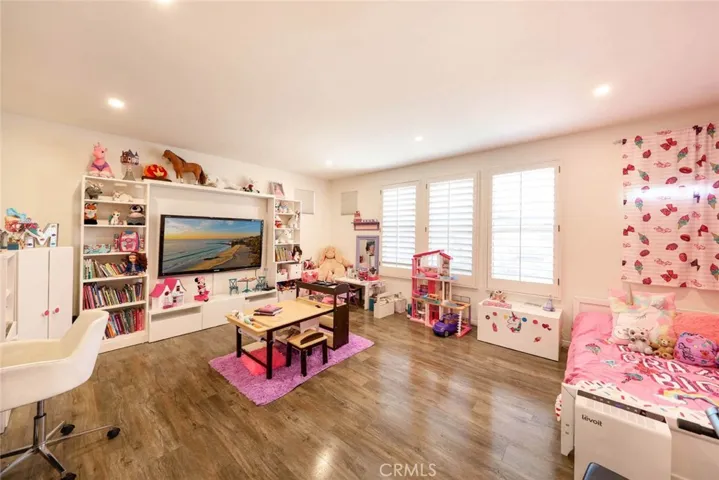 22645 Hazeltine, Mission Viejo, California 92692