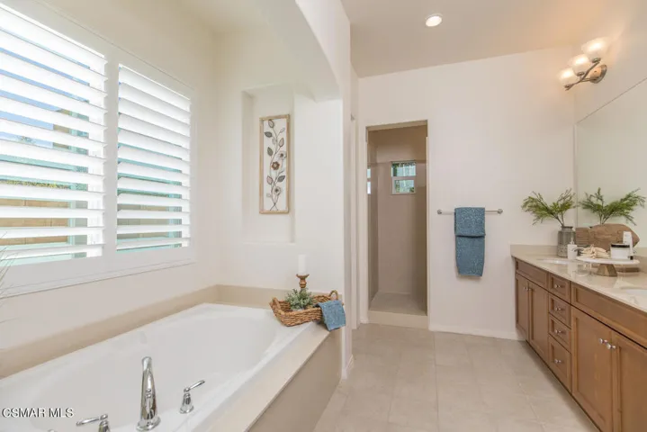12791 Lone Trail Ct Moorpark-large-022-0