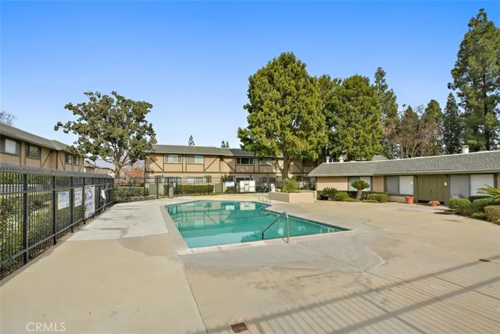 1109 W Francis Street H, Ontario, California 91762