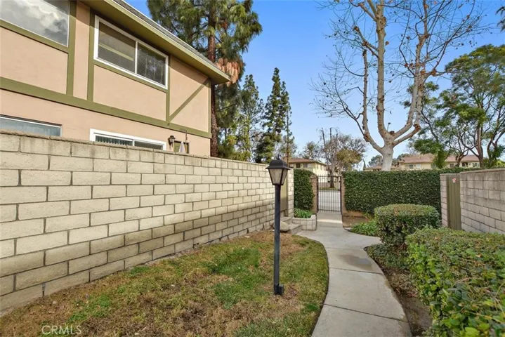 1109 W Francis Street H, Ontario, California 91762