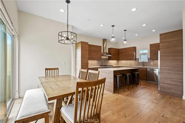 Abundant natural light while dining