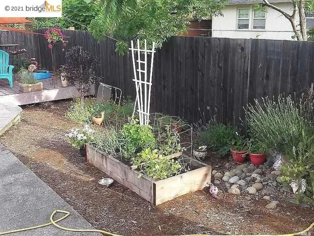 1301 King St, Santa Rosa, California 95404