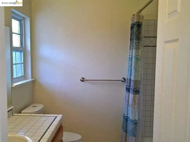 1301 King St, Santa Rosa, California 95404