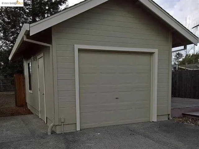 1301 King St, Santa Rosa, California 95404