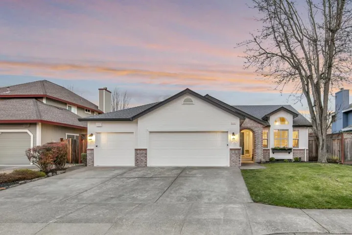 6144 Amie Drive, Windsor, California 95492