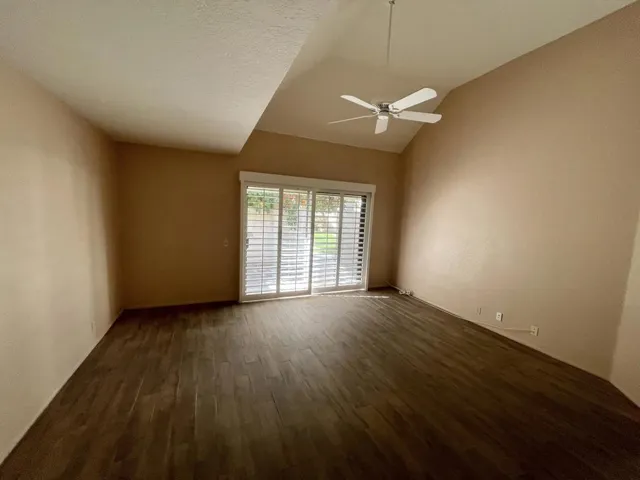 JPEG image 11
