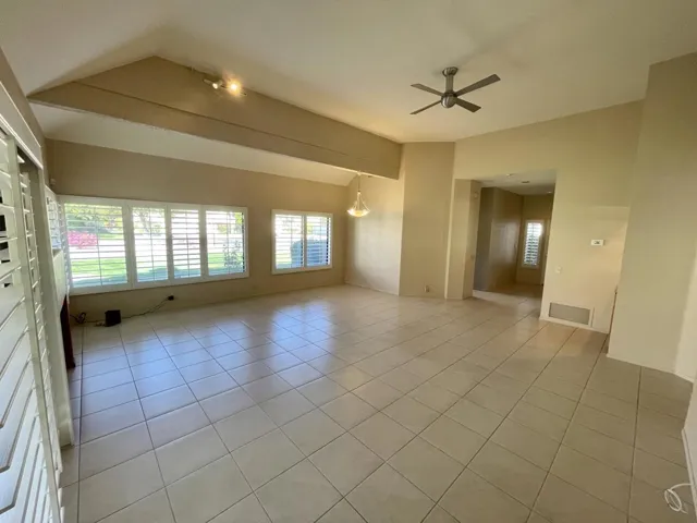 JPEG image 7