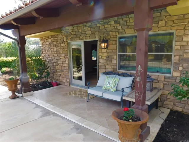 2 Saddle Creek Rd, Fallbrook, California 92028