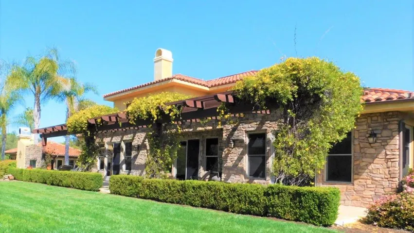 2 Saddle Creek Rd, Fallbrook, California 92028