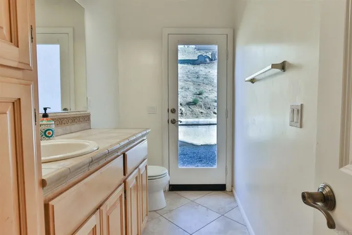 352 Old Stagecoach Run, Alpine, California 91901