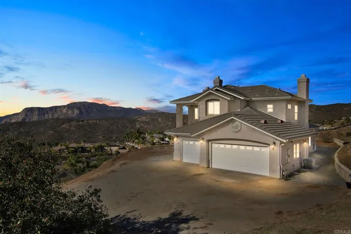 352 Old Stagecoach Run, Alpine, California 91901