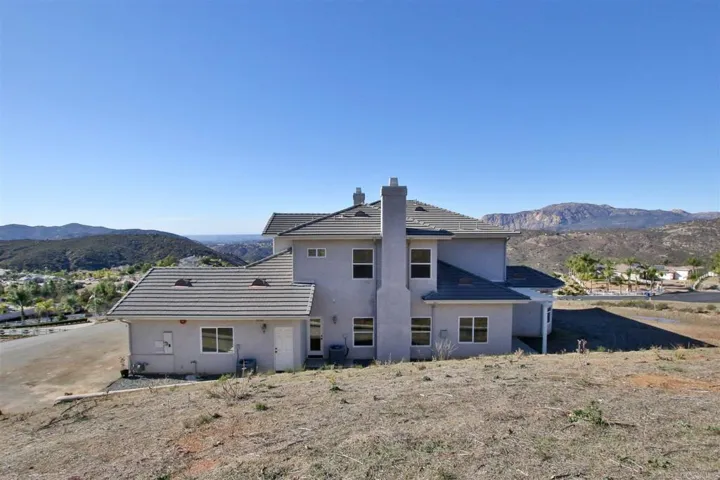 352 Old Stagecoach Run, Alpine, California 91901