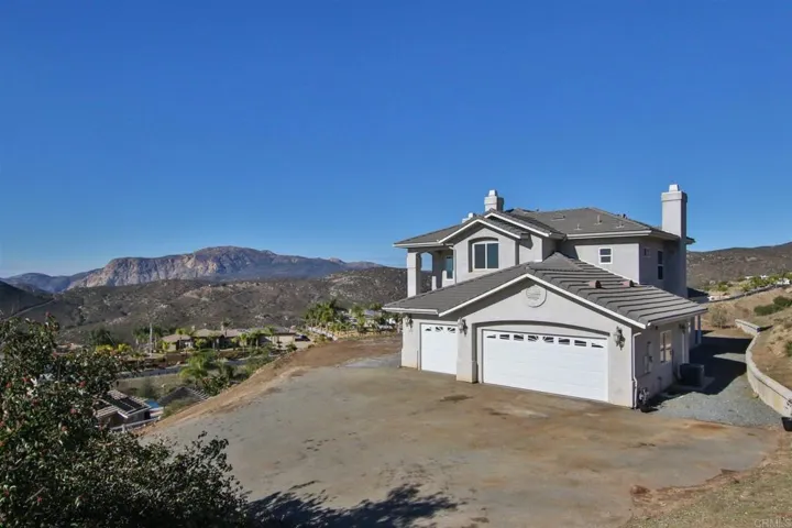 352 Old Stagecoach Run, Alpine, California 91901