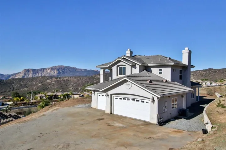 352 Old Stagecoach Run, Alpine, California 91901