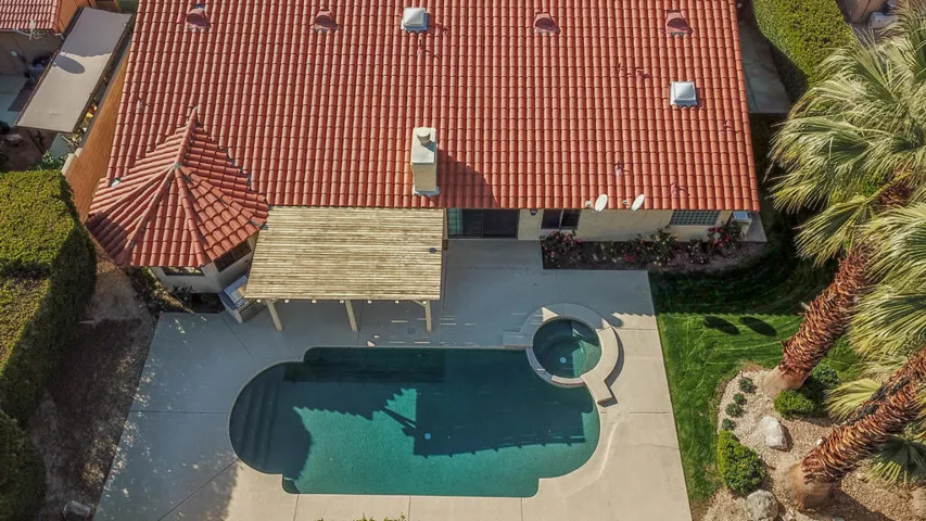 Overview rear yard