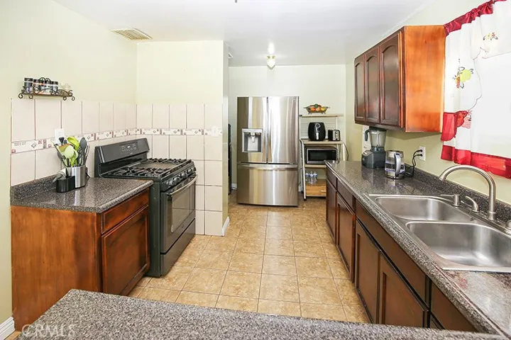 1445 91st Place, Los Angeles, California 90047