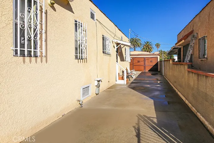 1445 91st Place, Los Angeles, California 90047
