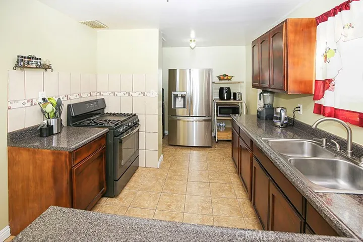 1445 91st Place, Los Angeles, California 90047