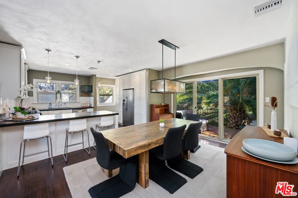 2146 Beachwood Terrace, Los Angeles, California 90068 home-pic-7