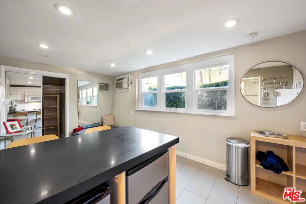 2146 Beachwood Terrace, Los Angeles, California 90068 home-pic-39