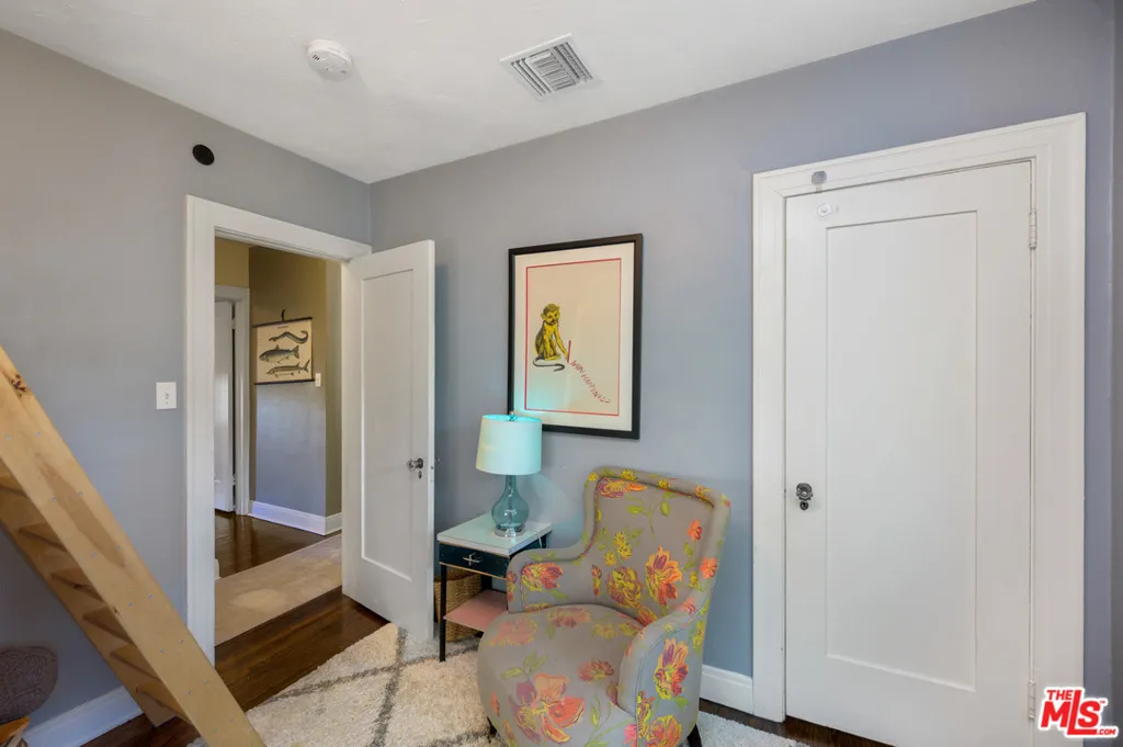 2146 Beachwood Terrace, Los Angeles, California 90068 home-pic-24