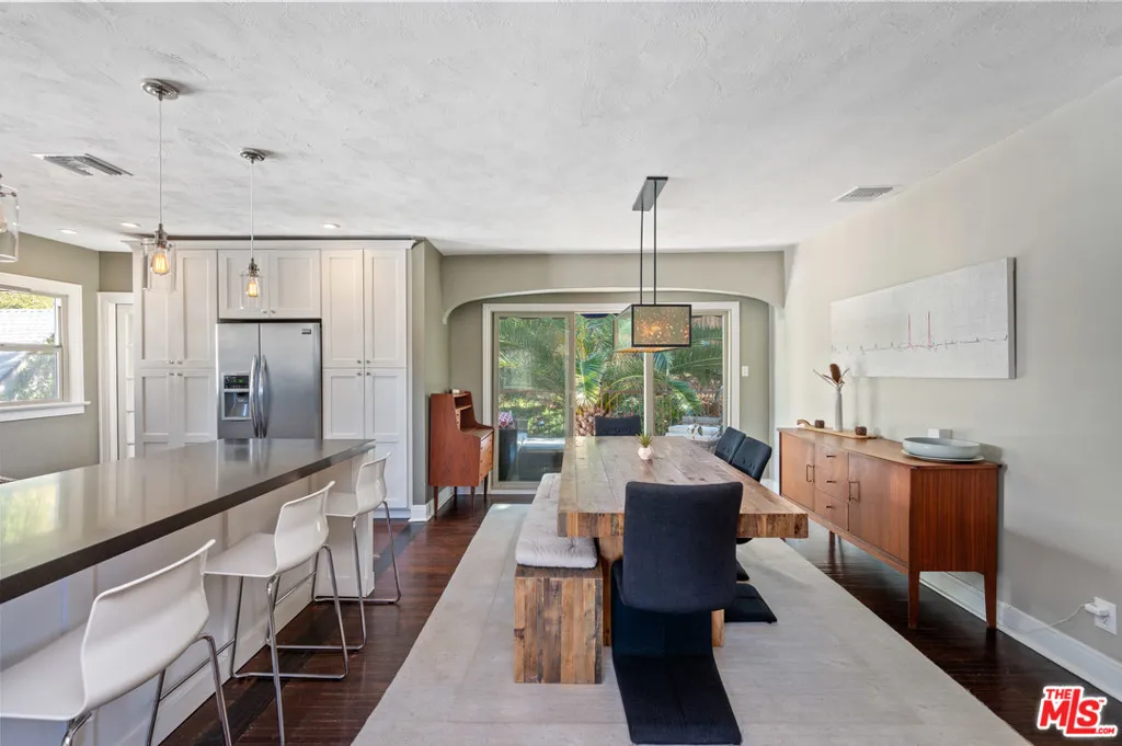 2146 Beachwood Terrace, Los Angeles, California 90068 home-pic-6