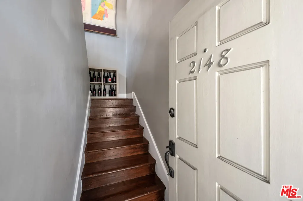 2146 Beachwood Terrace, Los Angeles, California 90068 home-pic-30