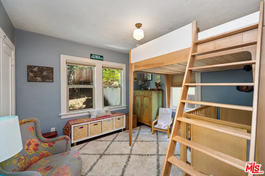 2146 Beachwood Terrace, Los Angeles, California 90068 home-pic-22
