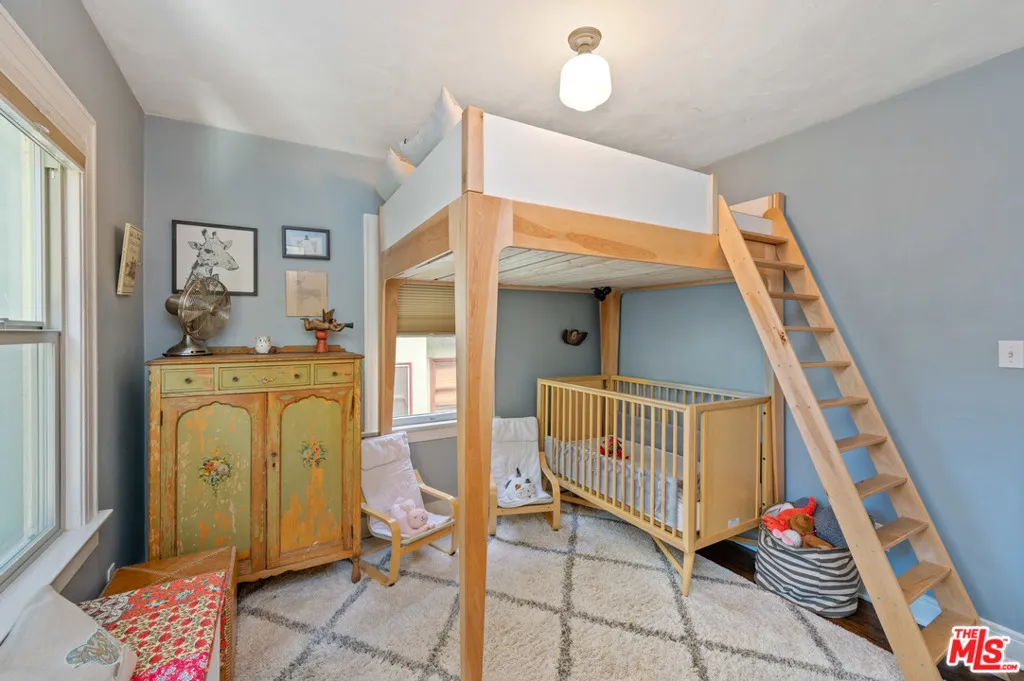 2146 Beachwood Terrace, Los Angeles, California 90068 home-pic-23
